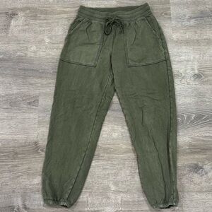 Women’s Green Aerie Jogger Pants Size Small